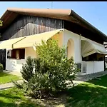 Casa Degli Albicocchi - Near Venice - Whole House With Garden And Free Prkg