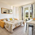 Residenza Pastrengo Apartments - Regarda Travel