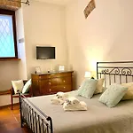 Arena In Love - Centre Rooms