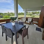 Villa Valesana - Regarda Travel
