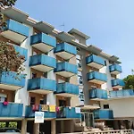 Cozy Flat Next To The Sea In Bibione - Beahost
