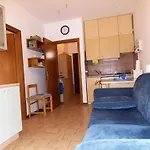 Flat With Parking Only 100M From The Beach