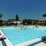 Townhouse With Pool, Garden And Close To Beach