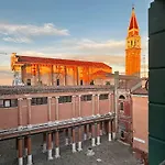 Palazzo Contarini Della Porta Di Ferro