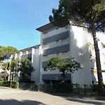 Charming Apartment Near The Beach