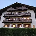 Casa Elegante