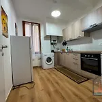 Accademia Apartment With Gym In Center