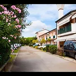 Great Flat In A Residence With Pool In Rosolina