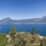 Terrace Of Wally - Apartment With Pool