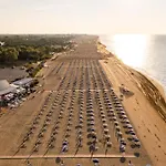 Bright Flat Next To The Beach - Beahost Rentals