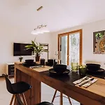 Prosecco Hills Apartment