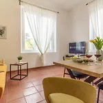 Art Nouveau Apartment With Garden Near The Station