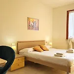 Apartment Ortensia - Regarda Travel