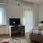 Valverde Apartment And Rooms