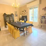 La Lirica Home