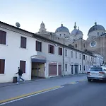 Welc-Om Near Sant'Antonio