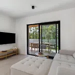 Villa Luma With Private Pool