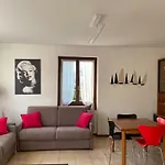 Welcome Traveller La Perla Apartments