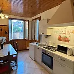 Flora Apartment