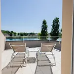 Aurora Aparthotel