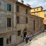 Billie'S Flat Red - Art & Design Apt In Verona Historic Centre