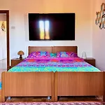 Luce Fantasia E Tv 70P A 2 Minuti Dalla Spiaggia