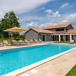 Albarella Familyhouse With Pool