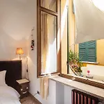 Billie'S Flat Red - Art & Design Apt In Verona Historic Centre