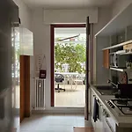 Two Bedrooms Design Apartment In The Heart Of Padua