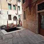 Ca Del Gambero Canal View
