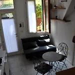 Maison De Minou