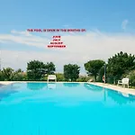 Tennis / Pool / Barbecue
