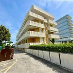 Homely Flat With A Luminous Terrace - Beahost