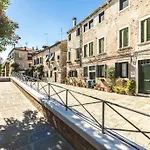 Lovely Venetian Apartment