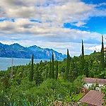 Villaggio Albergo Casa E Lago