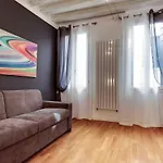 Charming Castello Apartments By Wonderful Italy