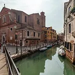 Charming Castello Apartments By Wonderful Italy