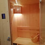 Note D'Arena & Sauna Apartment