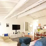 Bianco Apartment