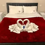 Murari Bra Lounge