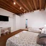 Deluxe 3 Bedrooom Flat in Rialto