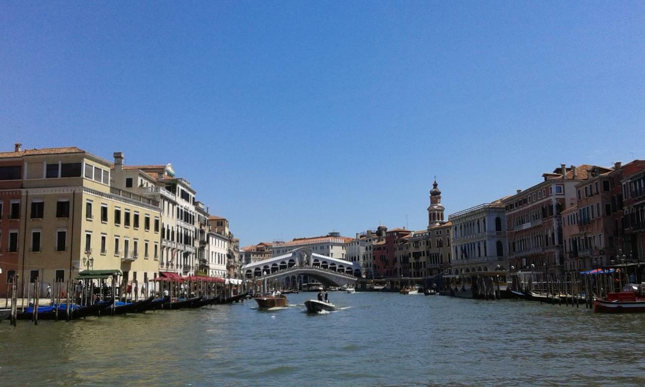 Alloggio in famiglia With A Secret And Romantic Park
