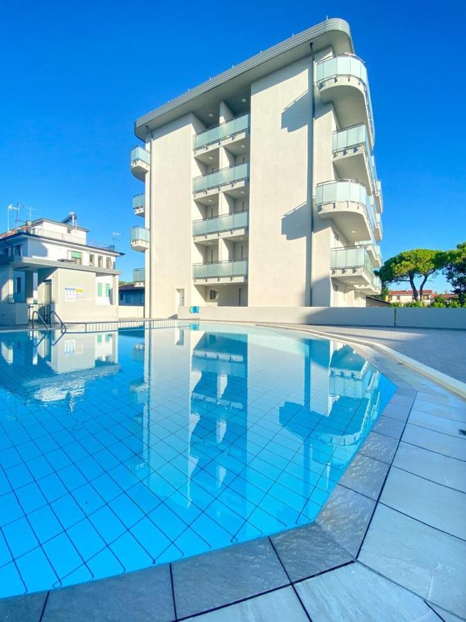 Trilocale Con Piscina - Agenzia Cocal Apartament