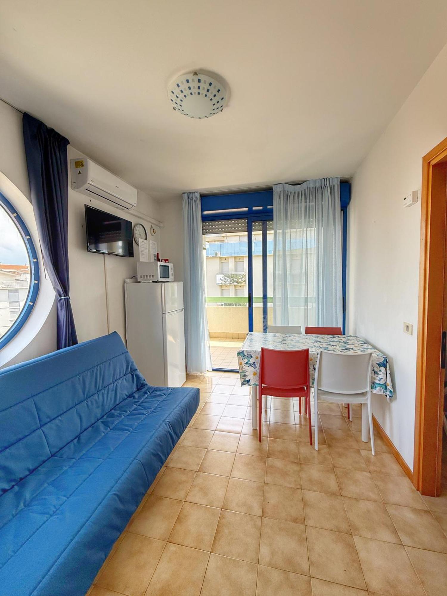 Apartment Grazioso N 47 A 100mt Dal Mare