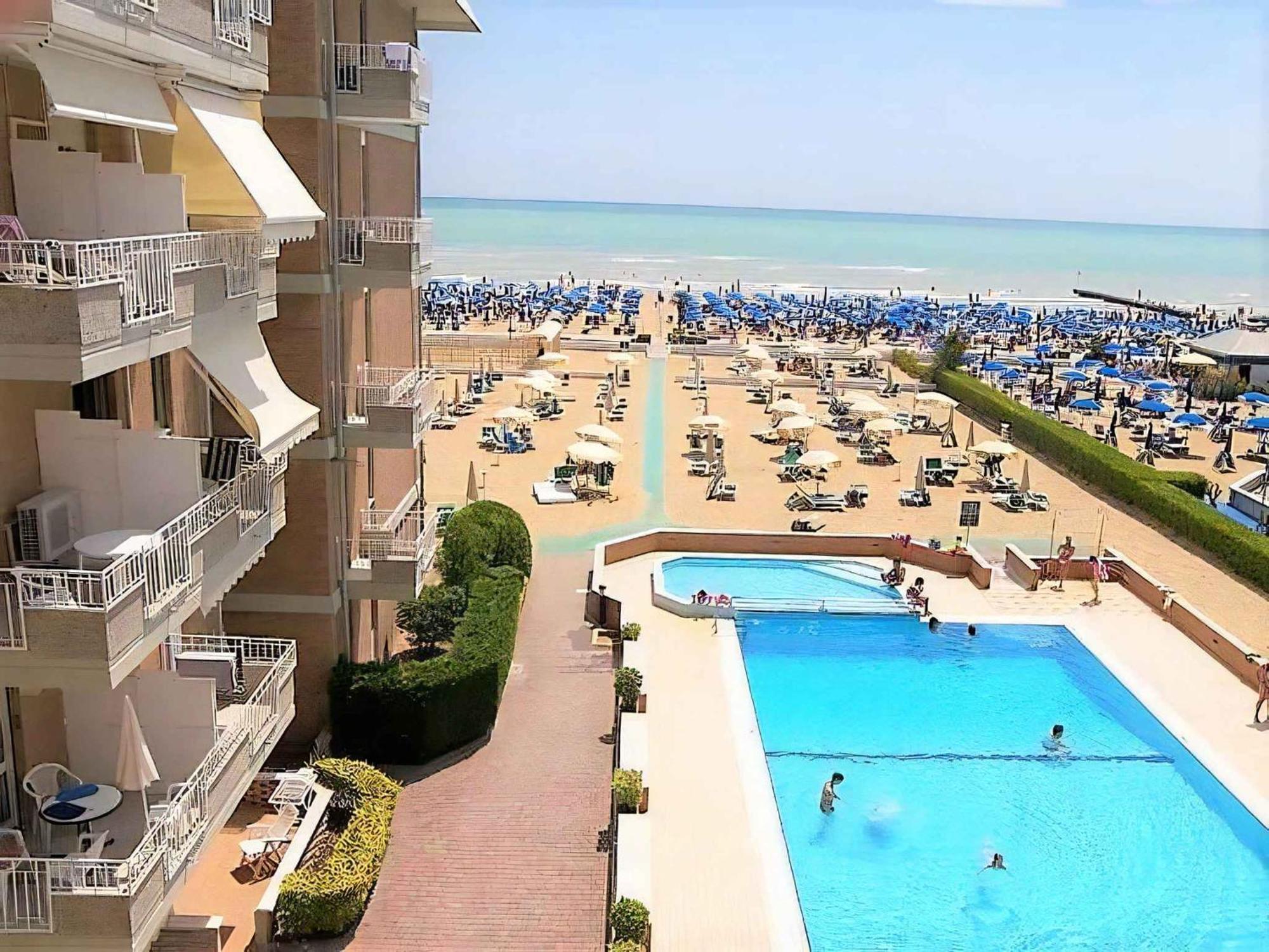 In 48307 Apartment *