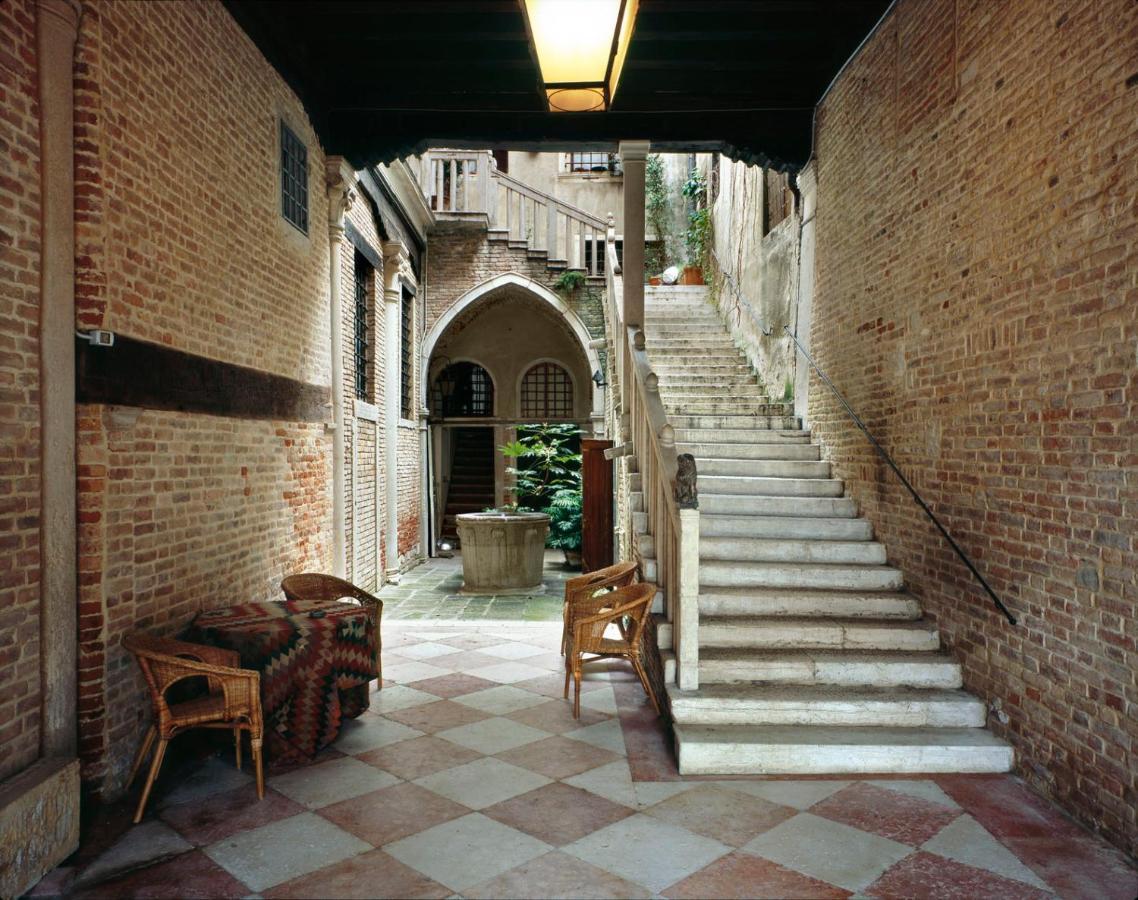 Kwatera prywatna Private Room In A Gothic Palazzo Dona In The Center Of Venice *